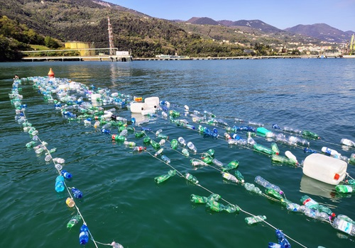 INQUINAMENTO | Nuove immagini radar satellitari aiutano a individuare dallo spazio la plastica in mare